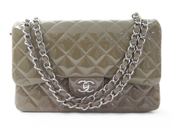 sac a main chanel timeless jumbo en cuir vernis