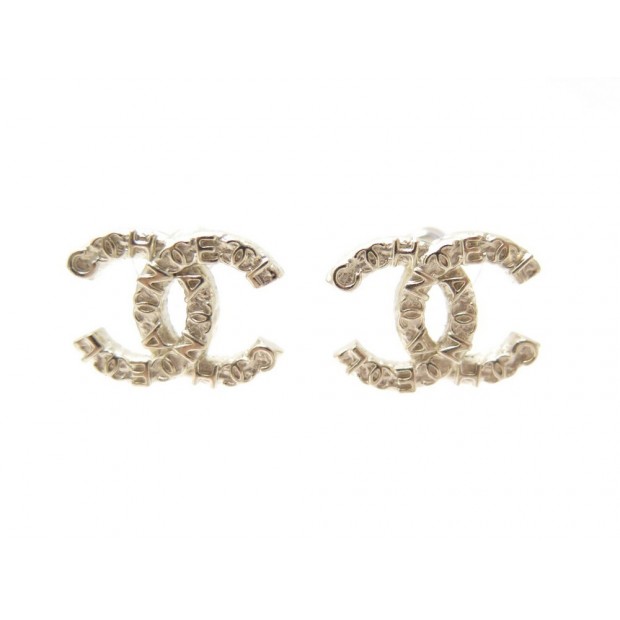 NEUF BOUCLES D'OREILLES CHANEL LOGO CC MONOGRAMME METAL DORE NEW EARRINGS 390€