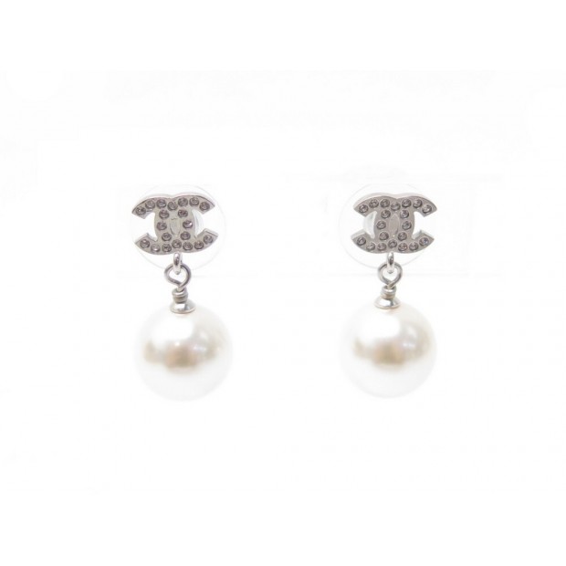 NEUF BOUCLES D'OREILLES CHANEL A36138 LOGO CC PERLE PENDANTE METAL EARRINGS 360€