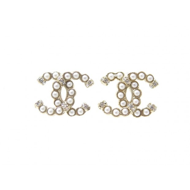 NEUF BOUCLES D'OREILLES CHANEL LOGO CC PERLES & STRASS DORE NEW EARRINGS 510€