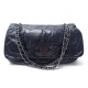 SAC A MAIN CHANEL LOGO CC RABAT 31 CM EN CUIR BLEU MARINE LEATHER HAND BAG 3200€