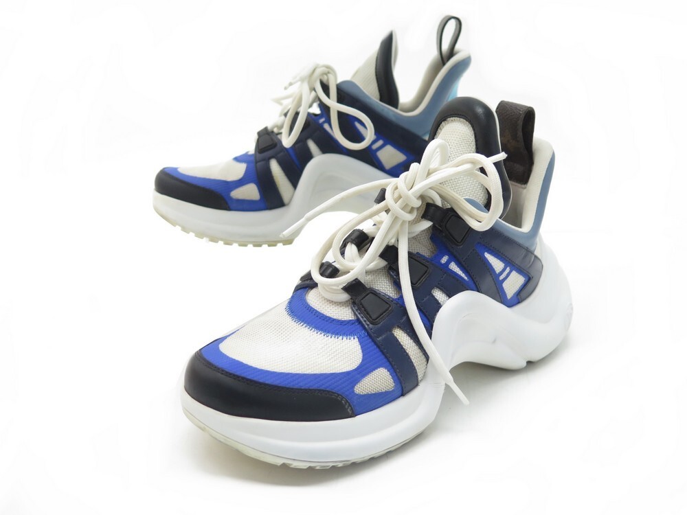 $1,230 LOUIS VUITTON WOMEN'S ARCHLIGHT SNEAKERS LIGHT BLUE