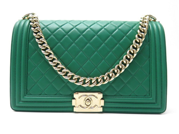 sac a main chanel grand boy cuir matelasse vert