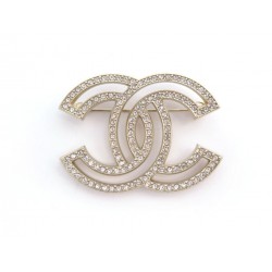 NEUF BROCHE CHANEL LOGO CC & STRASS A64746 EN METAL DORE NEW GOLDEN BROOCH 570€