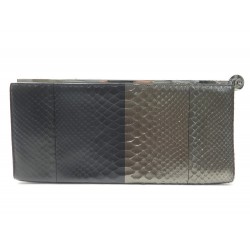 SAC POCHETTE A MAIN CHANEL EN CUIR DE PYTHON GRIS BICOLORE SNAKE CLUTCH 3600€