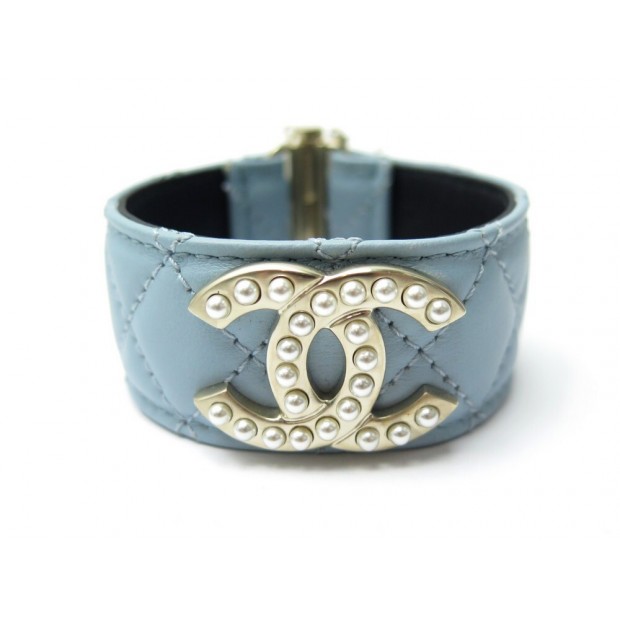 NEUF BRACELET CHANEL MANCHETTE A98027 LOGO CC CUIR MATELASSE BLEU + BOITE 735€