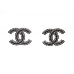 NEUF BOUCLES D'OREILLES CHANEL LOGO CC & STRASS EN METAL NOIR NEW EARRINGS 600€