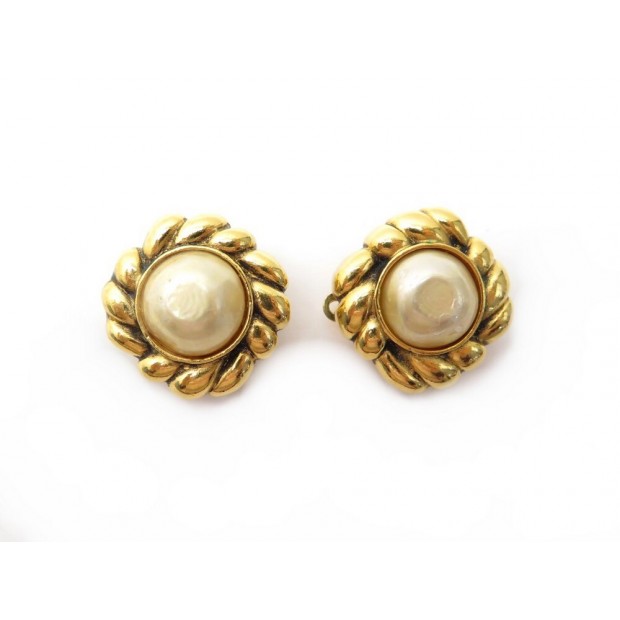 VINTAGE BOUCLES D'OREILLES CHANEL PERLES & METAL DORE PEARLS GOLDEN EARRINGS