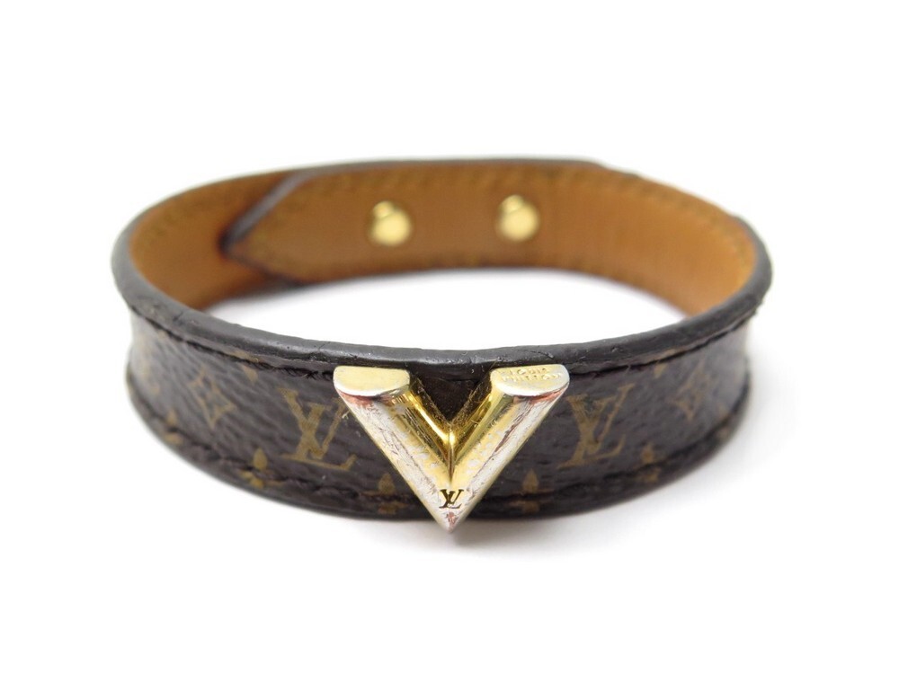 Shop Louis Vuitton MONOGRAM Essential v bracelet (M6042E) by