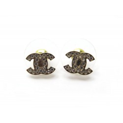 NEUF BOUCLES D OREILLES CHANEL LOGO CC & STRASS EN METAL DORE NEW EARRINGS 360€