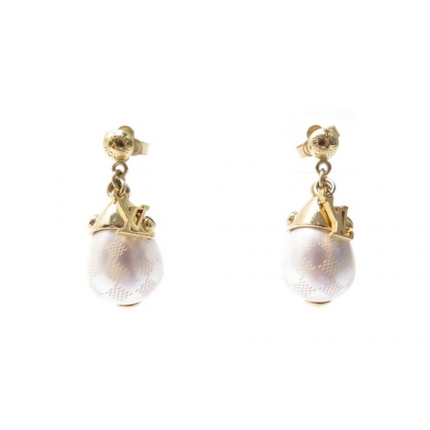 BOUCLES D'OREILLES LOUIS VUITTON PERLES DAMIER LOGO LV DORE PEARLS EARRINGS 390€