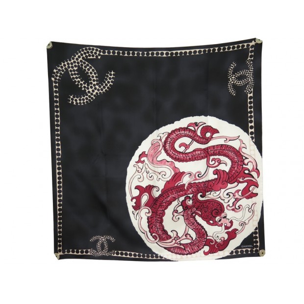 NEUF RARE FOULARD CHANEL DRAGON CHINOIS CARRE 90 LOGO CC EN SOIE NOIRE SCARF