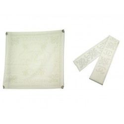 LOT DE 2 FOULARDS CHANEL CAMELIA CARRE LOGO CC + ECHARPE SET OF SCARF 510€