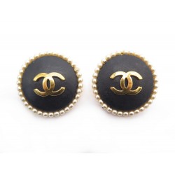 VINTAGE BOUCLES D'OREILLES CHANEL EN CUIR PERLES LOGO CC DE CASTELLANE EARRINGS