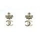 NEUF BOUCLES D'OREILLES CHANEL COURRONNE LOGO CC METAL DORE NEW EARRINGS 710€