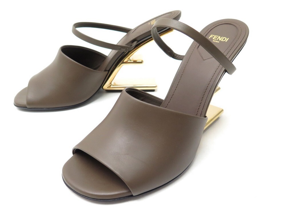 Mule Escarpins CloutÃ©s Fendi Sandals Brown Fendi Sunshine Leather