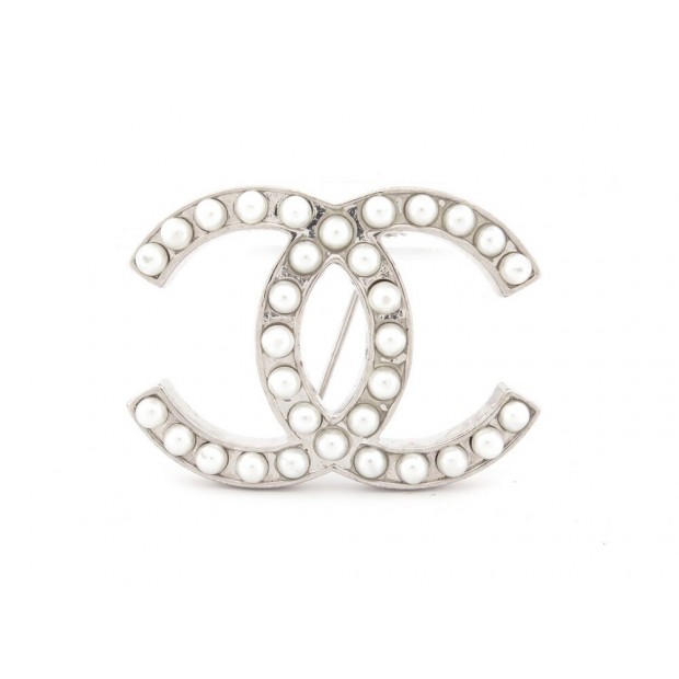 NEUF BROCHE CHANEL LOGO CC PERLES EN METAL ARGENTE NEW PEARL BROOCH 550€