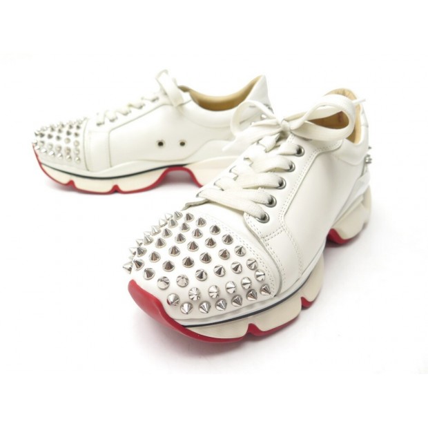 CHAUSSURES CHRISTIAN LOUBOUTIN 37.5 BASKETS VRS RUNNERS SPIKE EN CUIR BLANC 695€