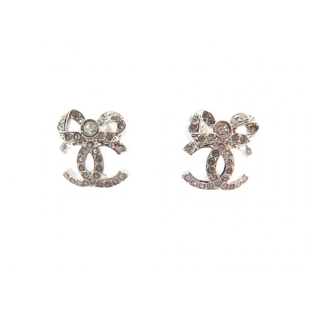 boucle d'oreilles chanel logo cc noeud et strass