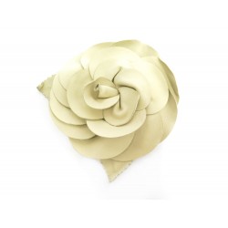 VINTAGE BROCHE CHANEL CAMELIA FLEUR 10CM EN CUIR BEIGE BOITE LEATHER BROOCH 690€