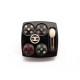 BROCHE CHANEL PINS PALETTE MAQUILLAGE 2CM EN RESINE NOIR MAKE-UP BROOCH 450€