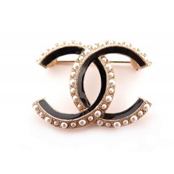 NEUF BROCHE CHANEL LOGO CC EMAIL ET PERLES METAL DORE GOLDEN PEARLS BROOCH 620€