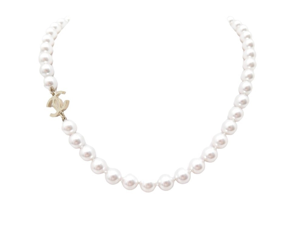 collier chanel logo cc et perles 60cm 