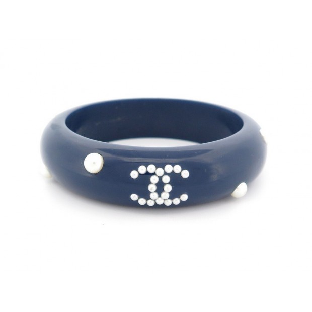 BRACELET CHANEL MANCHETTE LOGO CC & PERLES 17CM PLASTIQUE BLEU BANGLE 670€