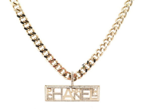 coller chanel edition limitee pharrell williams