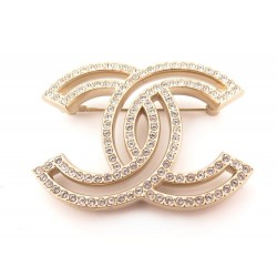 NEUF BROCHE CHANEL LOGO CC & STRASS A64746 EN METAL DORE NEW GOLDEN BROOCH 580€