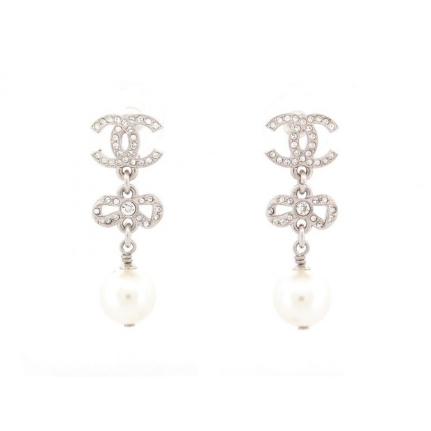 NEUF BOUCLES D'OREILLES CHANEL LOGO CC NOEUD STRASS PERLES ARGENTE EARRINGS 750€