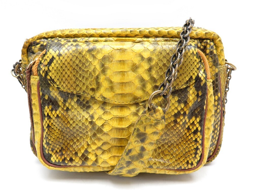 sac a main claris virot charly en cuir python jaune