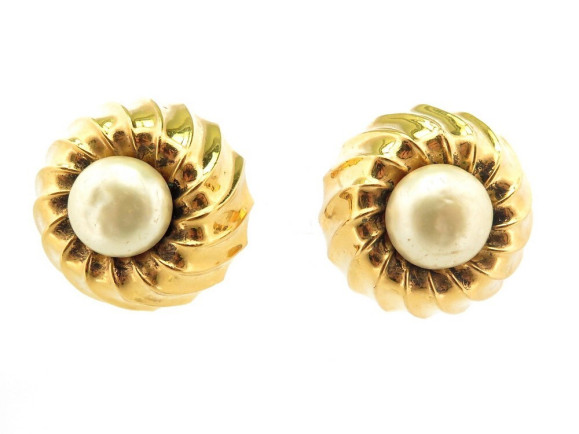  boucles d oreilles chanel perles rondes a