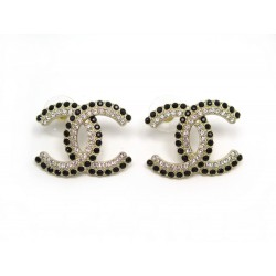 NEUF BOUCLES D'OREILLES CHANEL LOGO CC DOUBLE RANG STRASS NOIR & BLANC EARRINGS