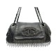 SAC A MAIN CHANEL RABAT A CHAINE LOGO CC A FRANGES EN CUIR NOIR FRINGE BAG 8000€