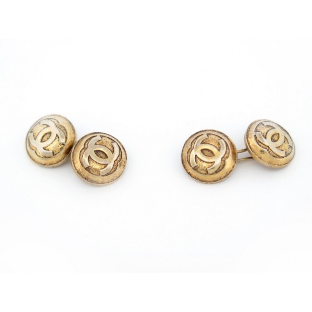 VINTAGE BOUTONS DE MANCHETTE CHANEL LOGO CC EN METAL DORE GOLDEN METAL EARRINGS