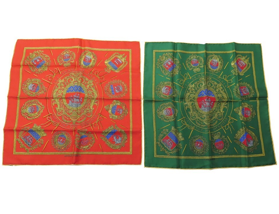 Foulard Hermès Les Armes De Paris En Soie - Modèle Bleu Bandana Carré