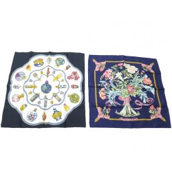 LOT DE 2 FOULARD HERMES GAVROCHES 45CM QU'IMPORTE LE FLACON + REGINA SCARF 380€