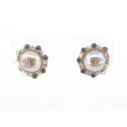 NEUF BOUCLES D'OREILLES CHANEL PUCES LOGO CC PERLES VERRE GLASS PEARLS EARRINGS