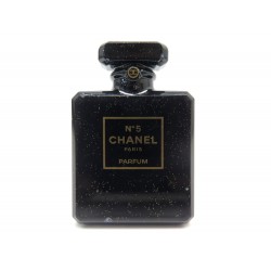 BROCHE CHANEL BOUTEILLE PARFUM NUMERO 5 EN RESINE NOIR BLACK RESIN BROOCH 720€