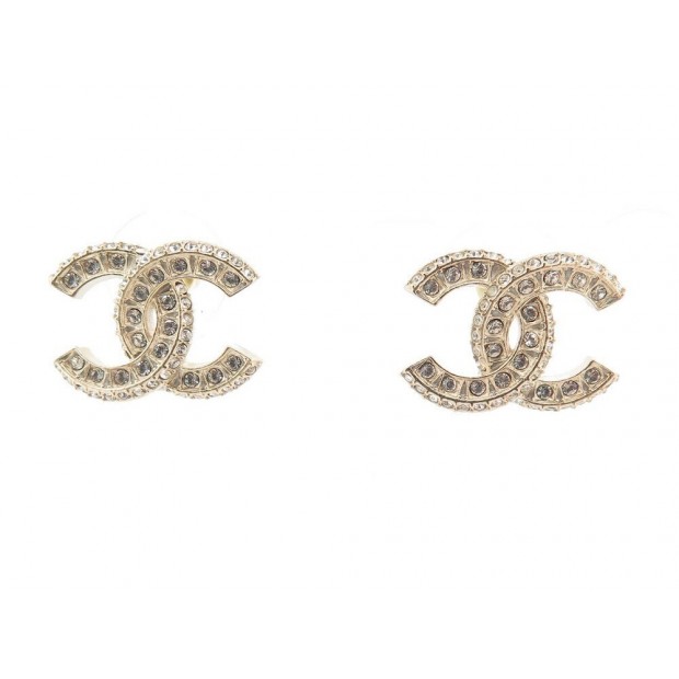 NEUF BOUCLES OREILLES CHANEL LOGO CC ET STRASS A86504 METAL GOLDEN EARRING 420€