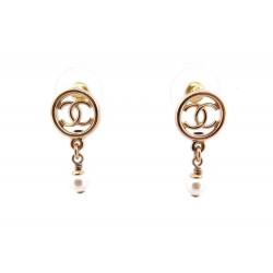 BOUCLES D'OREILLES CHANEL LOGO CC ET PERLES EN METAL DORE GOLDEN EARRINGS 580€