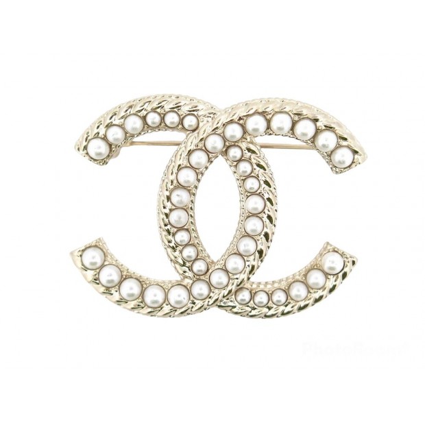 NEUF BROCHE CHANEL LOGO CC ET PERLES 2022 EN METAL DORE GOLDEN PEARL BROOCH 550€