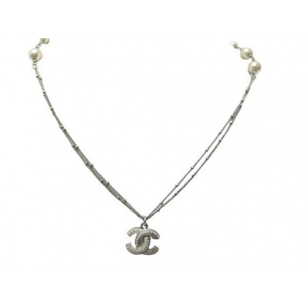 COLLIER CHANEL PENDENTIF LOGO CC STRASS & PERLES METAL ARGENTE NECKLACE 1400€