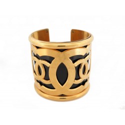VINTAGE BRACELET CHANEL MANCHETTE LOGO CC 1970 T17 METAL DORE EMAIL NOIR BANGLE