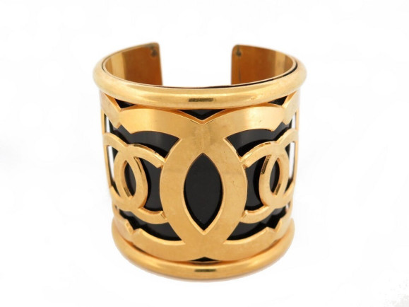 bracelet chanel manchette logo cc 1970 t17