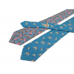 LOT DE 2 CRAVATES HERMES 7283 MA 7288 EA EN SOIE BLEU KANGOUROU BOITE TIES 320€