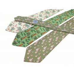 LOT DE 3 CRAVATES HERMES 7503IA 7529IA 7495IA EN SOIE VERT SILK TIES 495€