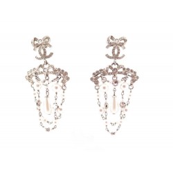 NEUF BOUCLES D'OREILLES CHANEL NOEUD LOGO CC STRASS PERLE ARGENTE EARRINGS 890€