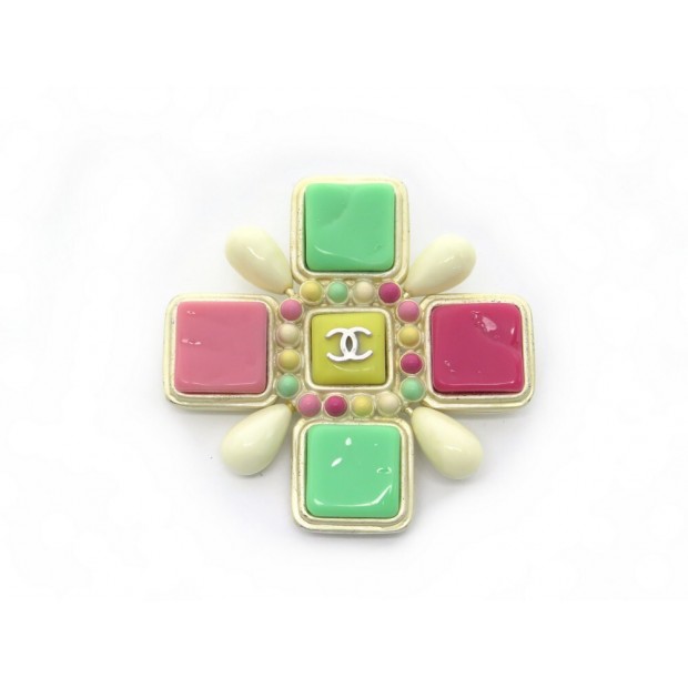 BROCHE CHANEL CROIX 2004 PIERRE RESINE PASTEL LOGO CC PERLE METAL BROOCH 1350€